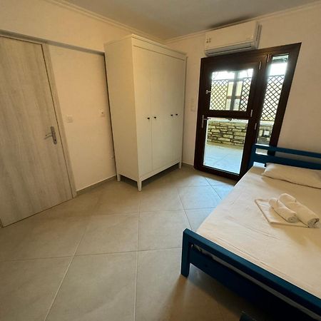 Melina Apartments Нікіті Екстер'єр фото
