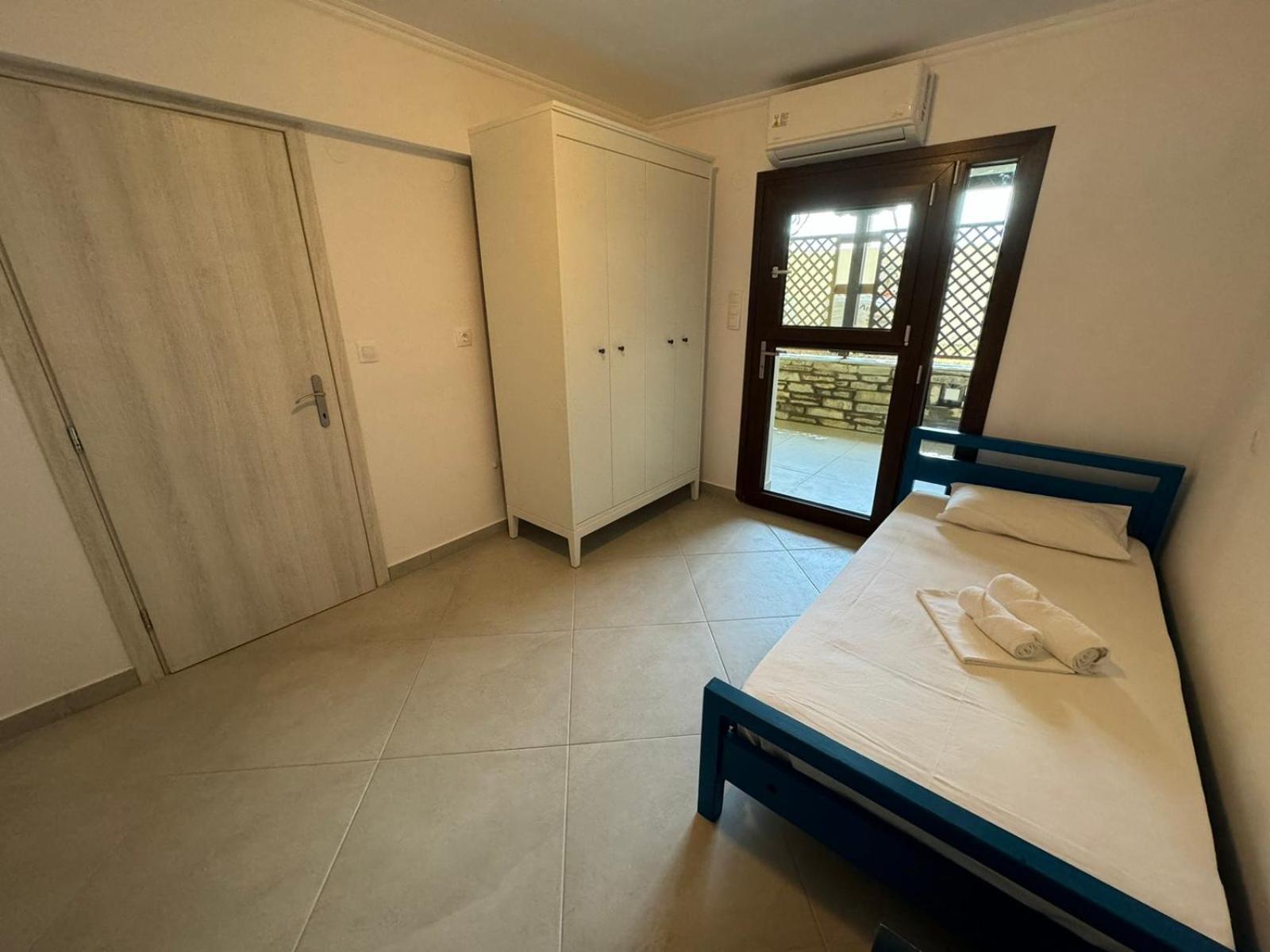Melina Apartments Нікіті Екстер'єр фото
