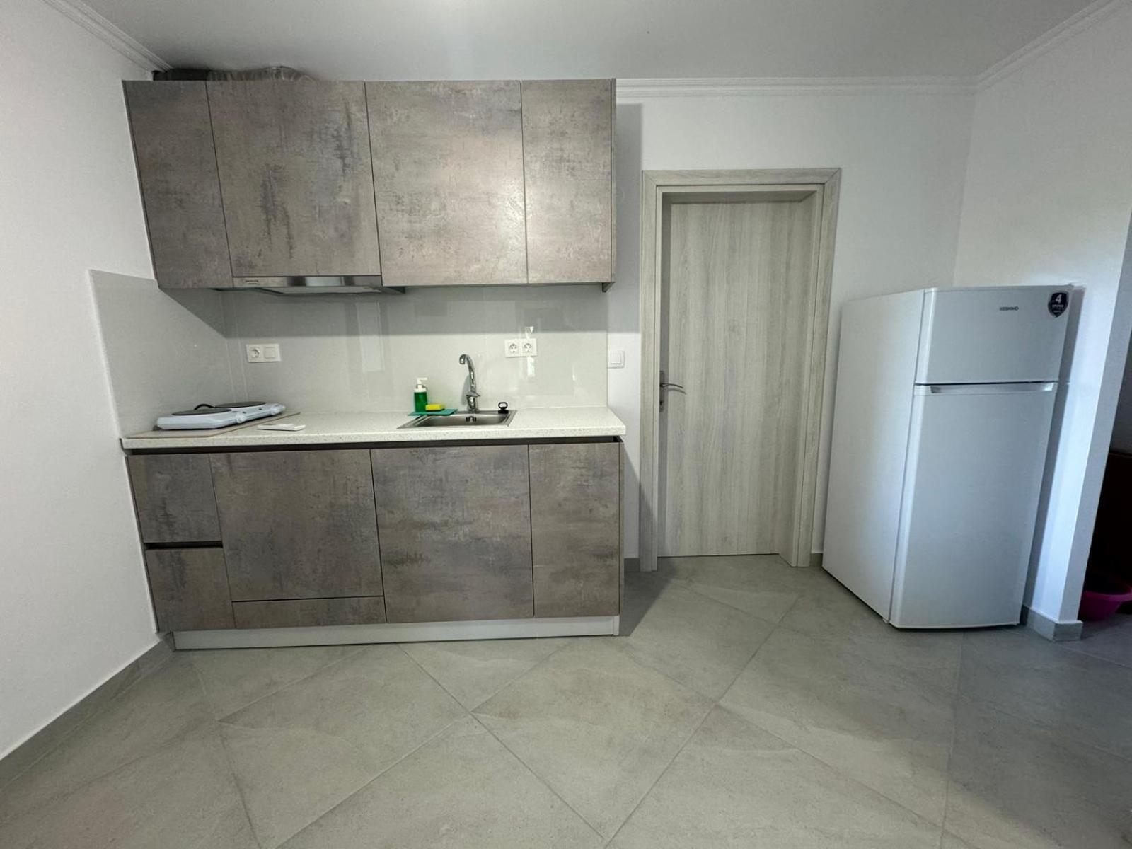 Melina Apartments Нікіті Екстер'єр фото